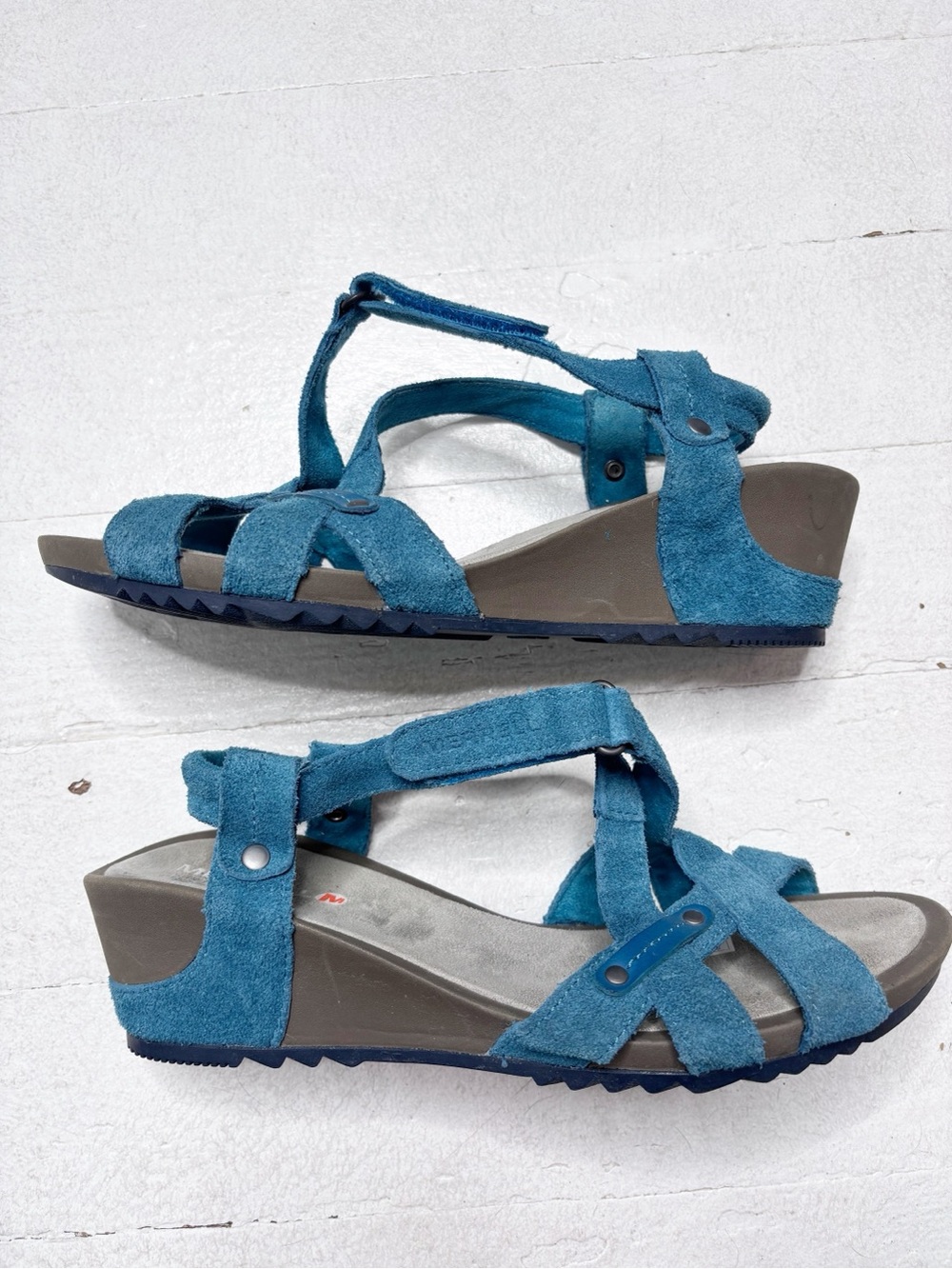 Merrell Revalli Dragonfly Blue Teal Suede Sandals Size 9 EUC